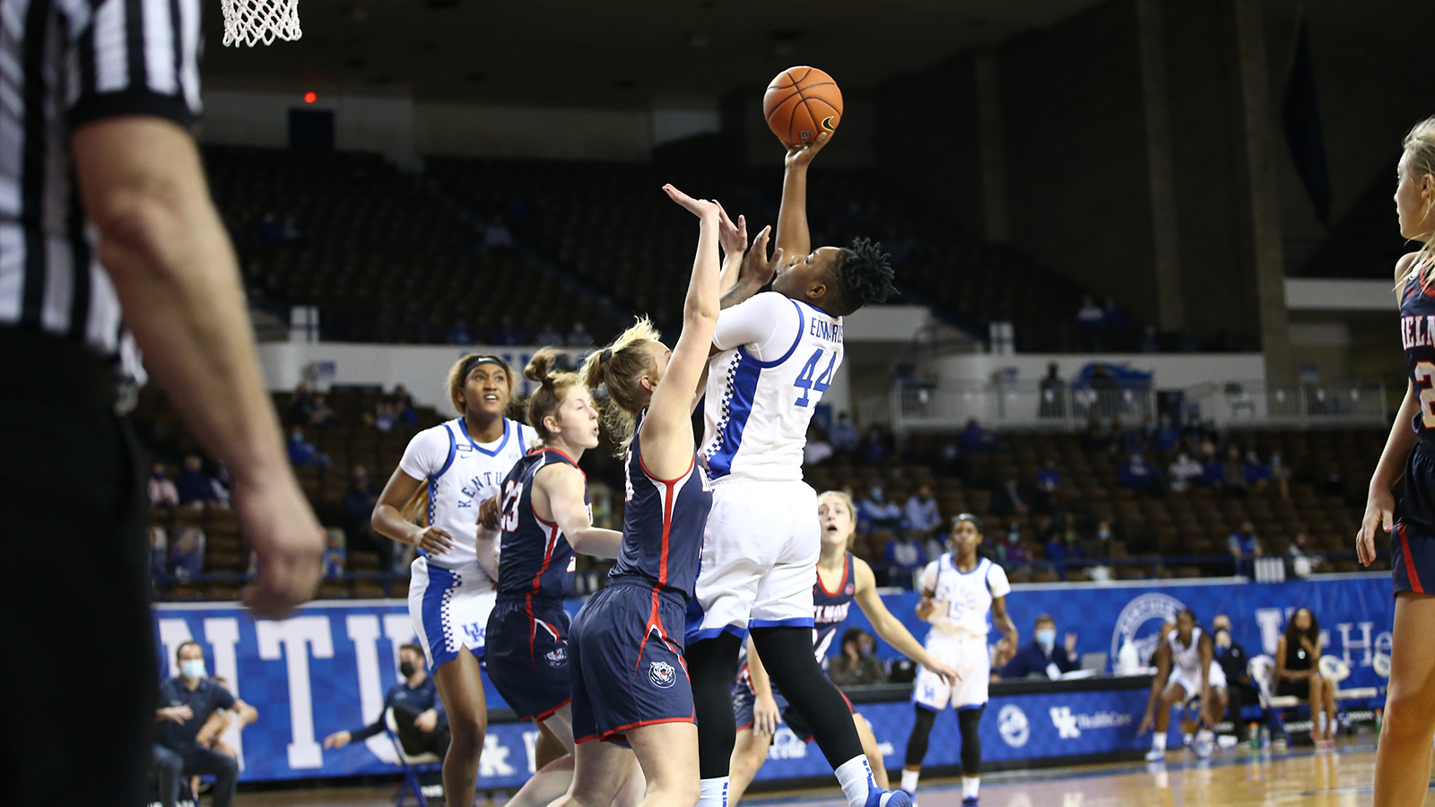 Edwards Leads No. 11 Kentucky Past Belmont Edwards Leads No. 11 Kentucky Past Belmont