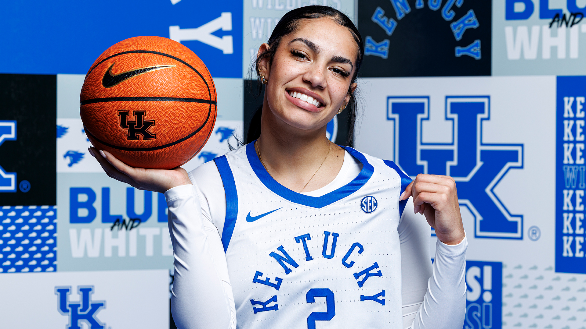 Kentucky Women’s Basketball Signs All-Conference Junior Guard Asia Boone Kentucky Women’s Basketball Signs All-Conference Junior Guard Asia Boone
